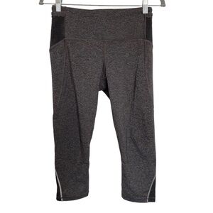 Lululemon Free Runner Crop Size 6 Gray